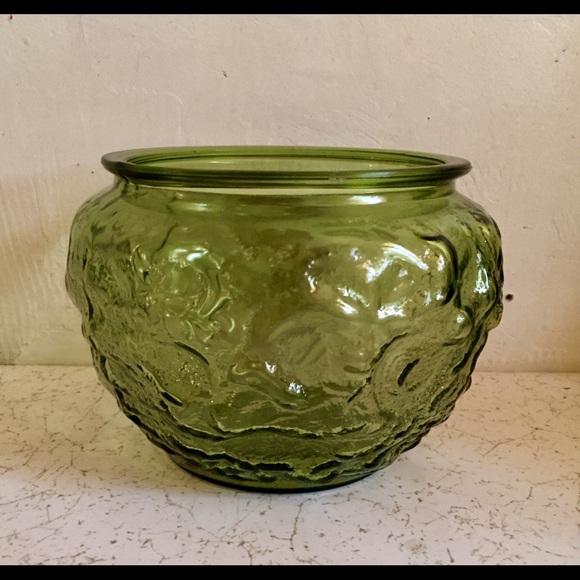 Mid Century Avocado Green Stippled Glass Vase - Picture 3 of 11